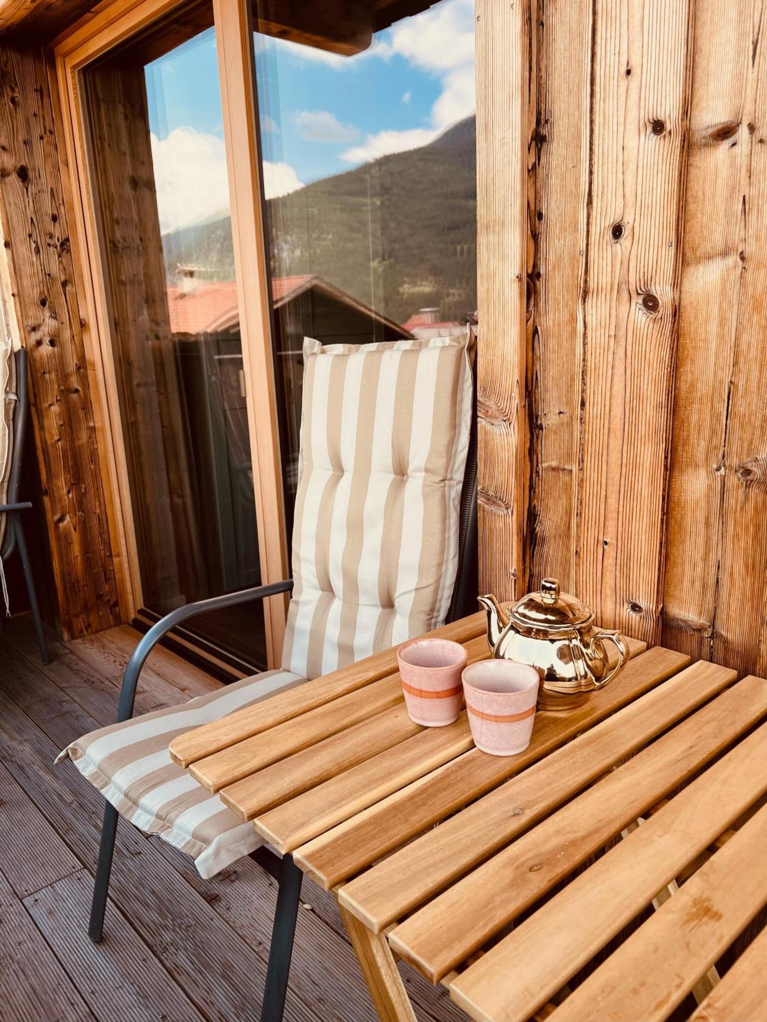 Chic Lodge-Apartments Ehrwald Esterno foto